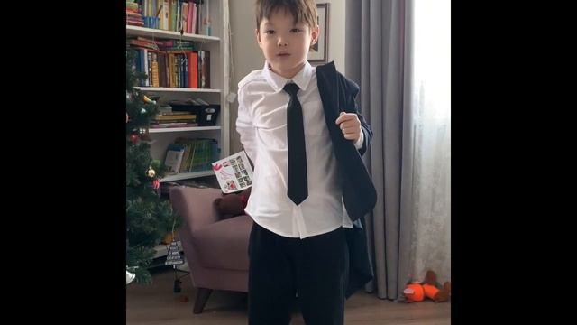 How To Make Slender Man Costume / Как Сделать Костюм Слендермена смотреть онлайн