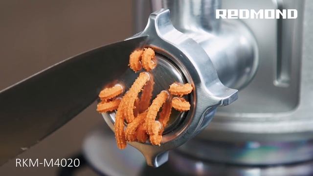 Обзор кухонной машины REDMOND RKM-M4020 - помощник 5 в 1 смотреть онлайн