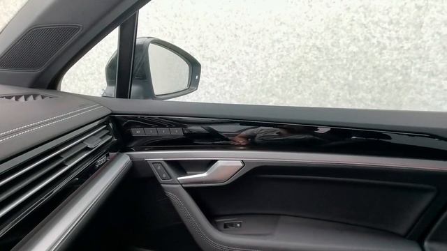 VW Туарег Статус (Черный) с Блек Стайл - 4 638 000 руб. смотреть онлайн