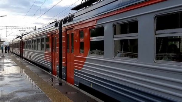 Прибытие и отправление ЭТ2м - 107