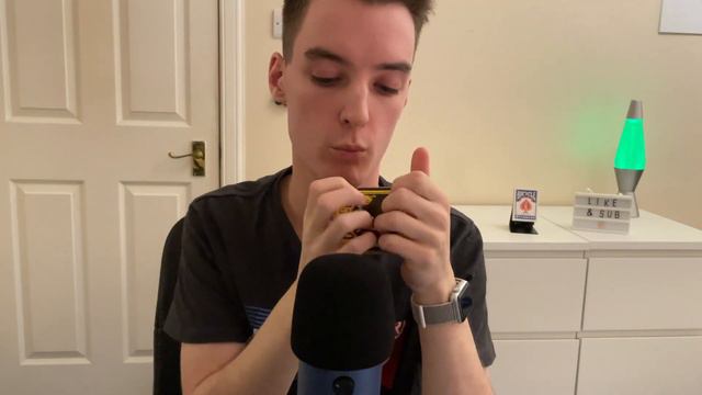 [ASMR] Tapping On Playing Cards