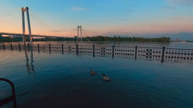 Прогулка по набережной. Начало затопления Енисеем набережной. Левый берег. Паводок. смотреть онлайн