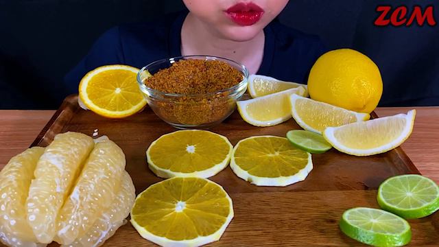 EATING SOUR FRUITS ( LEMON, LIME, WHITE GRAPEFRUIT, ORANGE FRUIT & CHILI SALT ) смотреть онлайн