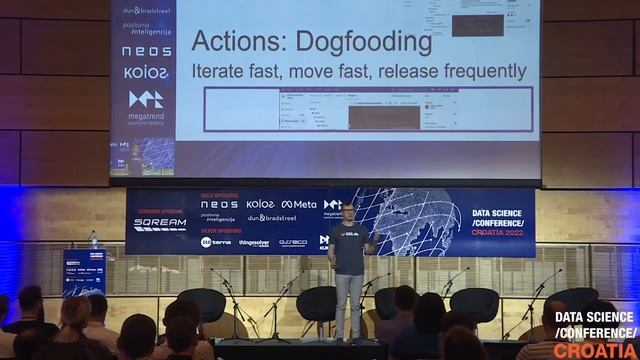 How we create and leverage Data Services in GitLab.com - Radovan Bacovic [DSCCroatia22] смотреть онлайн