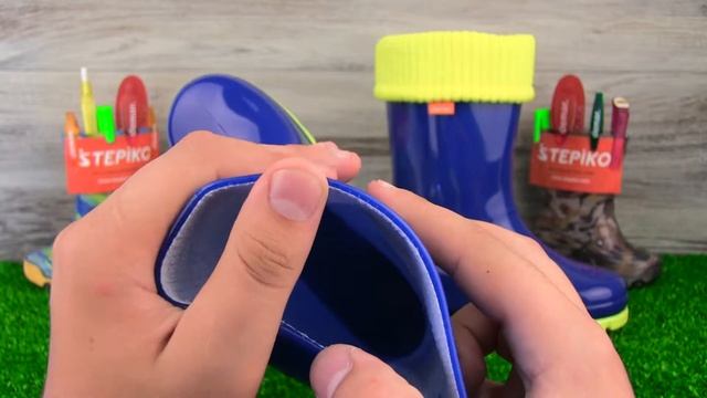 DEMAR Twister Lux Fluo A Флуо синие. Видео обзор на резиновые сапоги Демар 0034A от stepiko.com смотреть онлайн