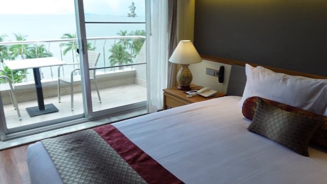 Royal Wing Suites Pattaya By Royal Cliff Hotels