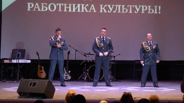 "Что так сердце растревожено". Песня на музыку Хренникова и слова Матусовского. смотреть онлайн