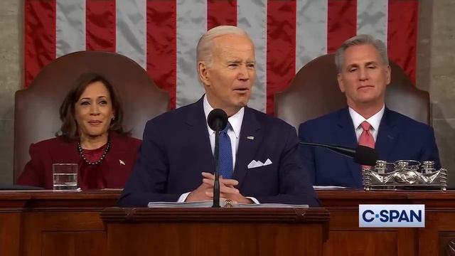 Rep. Marjorie Taylor Greene Shouts "Liar!" during State of the Union смотреть онлайн