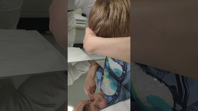 Как одеть жесткие ночные контактные линзы / часть 1 смотреть онлайн