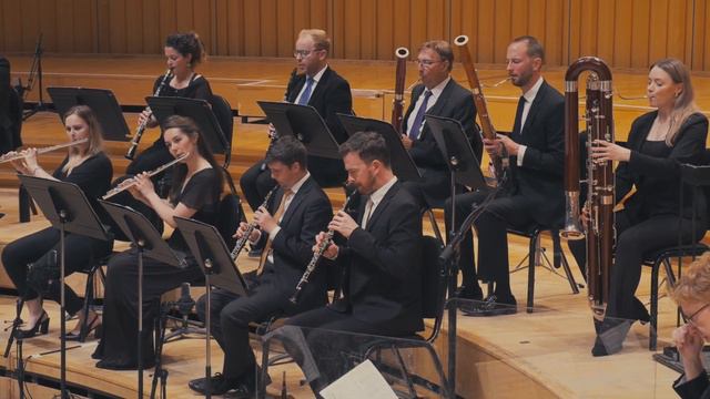 Meet the Musicians: Charlotte Ashton | Royal Northern Sinfonia смотреть онлайн