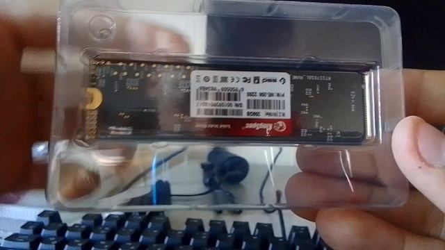 Распаковка ССД накопителя от компании Kingspec. смотреть онлайн