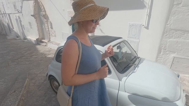 Ostuni - Fiat 500 первая достопримечательность города смотреть онлайн