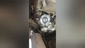 ШевиНива, меняю заднюю крышку раздатки, ставлю с двухрядным подшипником