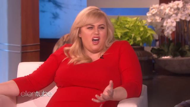 Rebel Wilson Praises 'Team Player' Mariah Carey During Night Out in Aspen смотреть онлайн