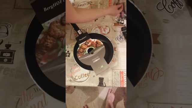 Обзор Сковорода BergHOFF Eclipse 28 см смотреть онлайн