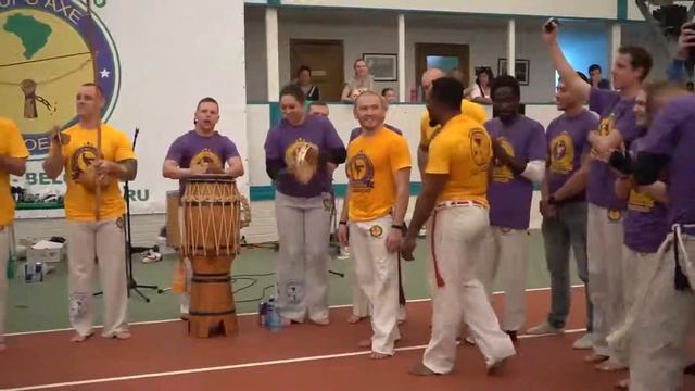 Crua Azul troca de cordas em Belgorod 2019 AXE Capoeira смотреть онлайн