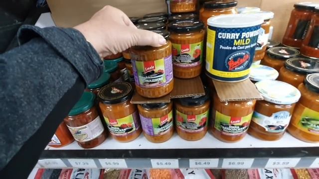 Русские продукты в австралийском овощном магазине.Здесь и пельмени и гречка.Обзор продуктов питания смотреть онлайн