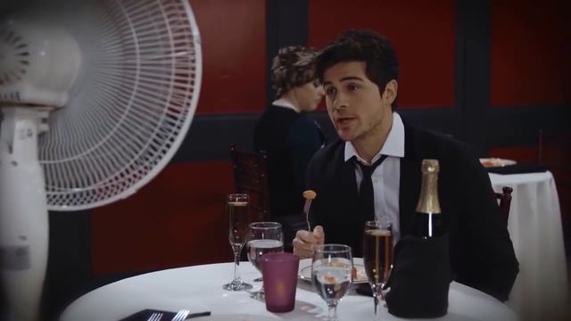 ЭНТОНИ ВСТРЕЧАЕТСЯ С ФЕНОМ! | SMOSH | смотреть онлайн