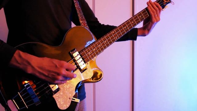Flat wound ＋ Pick 【Bass playing】 смотреть онлайн