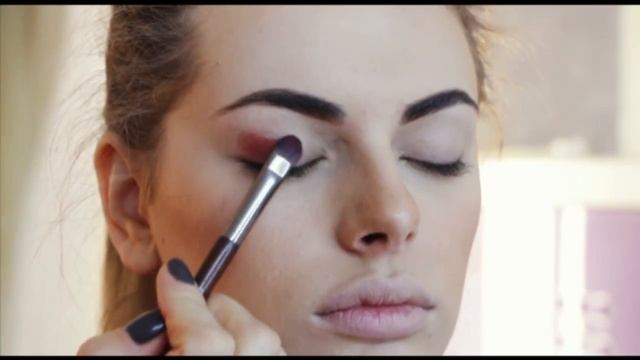 Лицо с обложки. Макияж с подиума смотреть онлайн