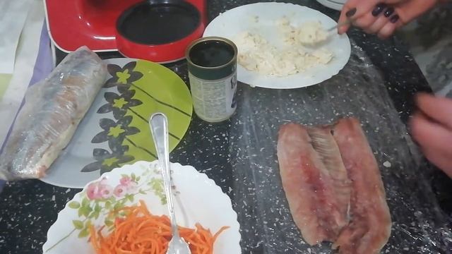 Рулет из сельди с начинкой. Вкусный и простой в приготовлении. смотреть онлайн