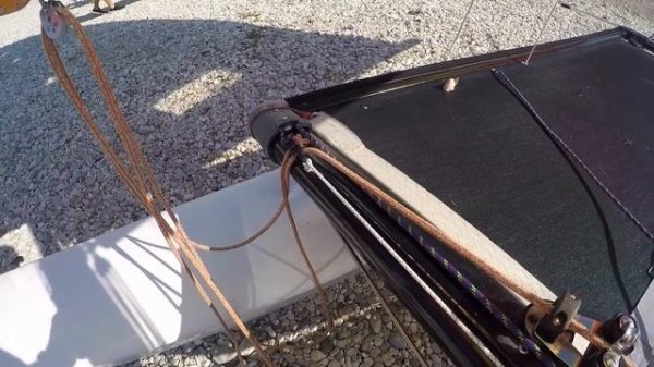 LEARN TO SAIL A CAT: points of sail, sheet and traveller settings