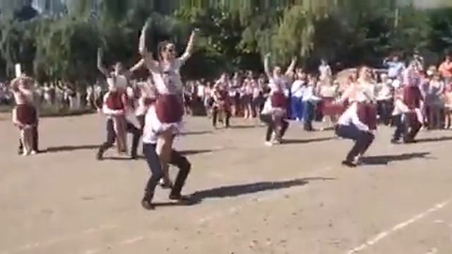 Вальс 2018 школа 147 г.Днепр смотреть онлайн