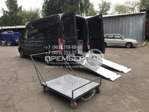 Дооборудование и обшивка грузового фургона Форд Транзит L2H2 для перевозки  мототехники.