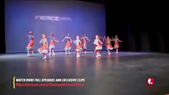 Dance Moms | Group Dance Bollywood Dreams смотреть онлайн