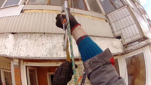 Установка кондиционера промышленным альпинистом. смотреть онлайн