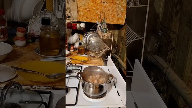 готовлю с помощницей обед