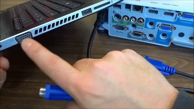 How To Connect A Projector To A Laptop With A VGA Cable смотреть онлайн