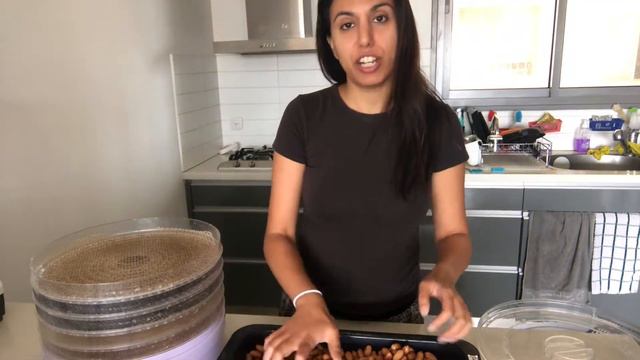 How to Soak, Dehydrate & make Peanut Butter in a Vitamix смотреть онлайн