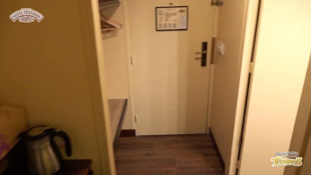 Disney's Hotel Cheyenne - Tour of a "Woody's Roundup" Standard Room - Disneyland Paris Hotels смотреть онлайн