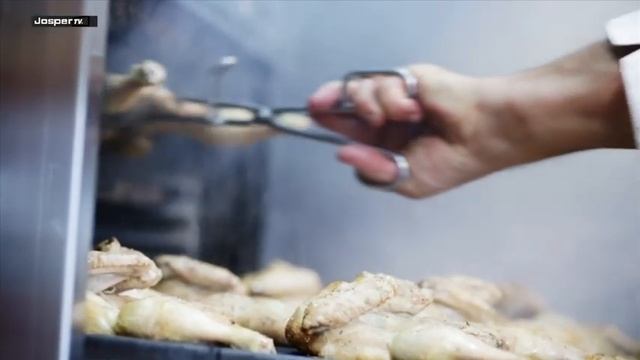 Pollos a la brasa al horno de carbón Josper / Grilled chicken - Charcoal oven Josper смотреть онлайн