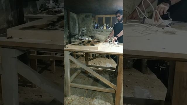 Журнальный столик с молниями смотреть онлайн