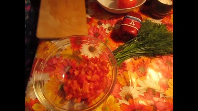 САЛАТ С ПОМИДОРАМИ И ВЕТЧИНОЙ смотреть онлайн