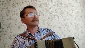 «Узенький проулочек» под гармонь.