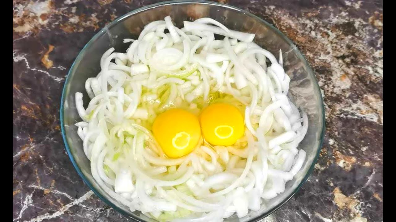Добавьте к луку яйца, моя семья ест его 6 раз в неделю, такой ароматный смотреть онлайн
