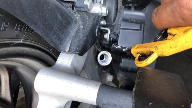 Honda Click 160 Change Oil