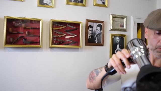 ASMR 💈LADY BARBER & JOHNNY “THE STREET ARTIST” Italian Barber #asmr #barber смотреть онлайн