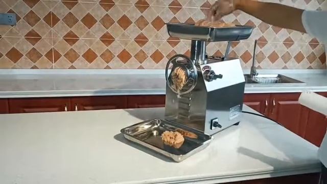 فيديو عمل مفرمة اللحم TK смотреть онлайн