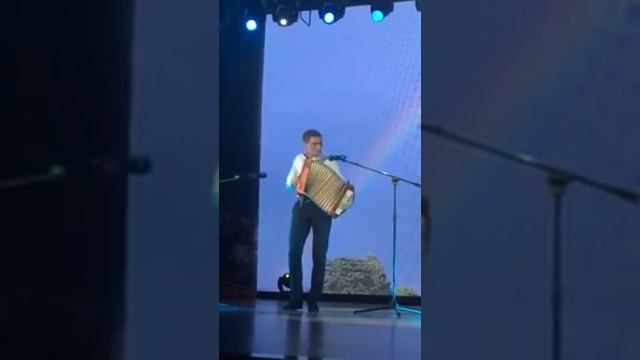 р.н.п. "Во поле береза стояла", Е.Дербенко - "Когда танцуют все" исп.Богдан Денисов, г.Хабаровск смотреть онлайн