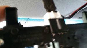 Киа рио. Подключаем видеорегистратор к  плафону освещения салона.