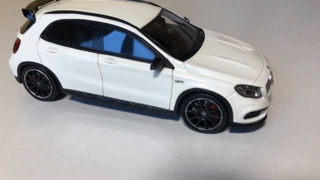 Обзор Mercedes GLA 45 AMG 1/43 Spark смотреть онлайн