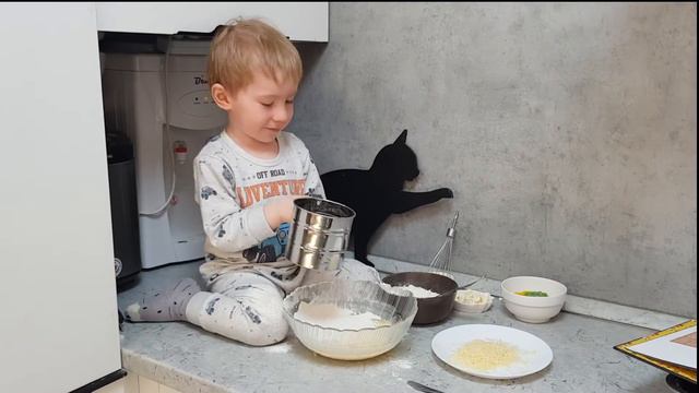 Лев готовит Солёные маффины смотреть онлайн