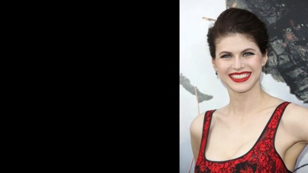 Alexandra Daddario  Biography ,Boyfriend ,Favorite   | Family | Cars  & Net Worth