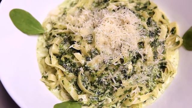 Тальятелли со шпинатом в сливочном соусе - Ресторан "Q Bar" смотреть онлайн
