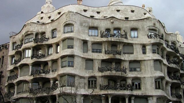 Amazing Gaudí. Удивительная архитектура Гауди. смотреть онлайн