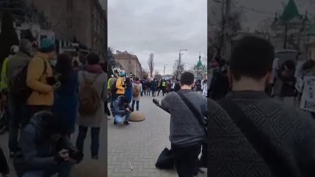 Пpoтecт у посольства России в Кишиневе. А.Фролова. 24.02.2022г. смотреть онлайн